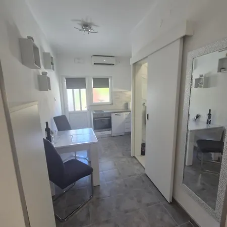 Toni Apartment